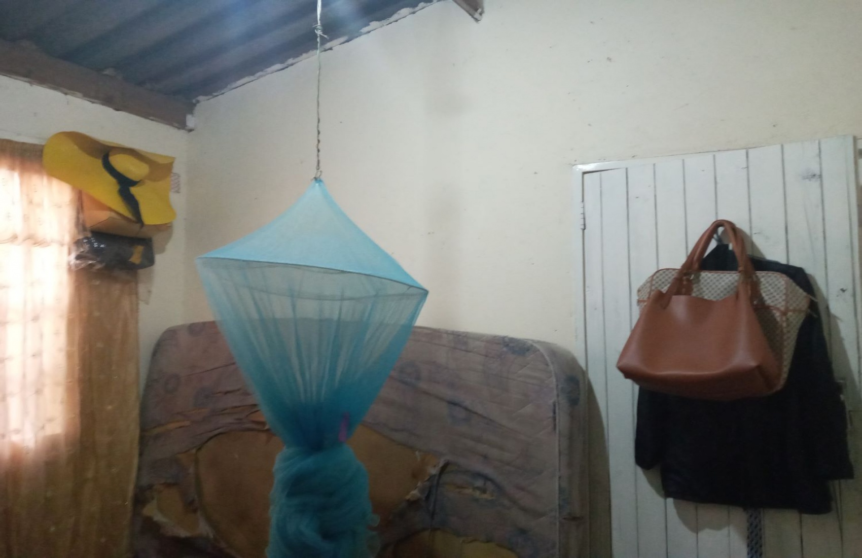 Bulawayo, 2 Bedrooms Bedrooms, 4 Rooms Rooms,1 BathroomBathrooms,Houses,For Sale,1012
