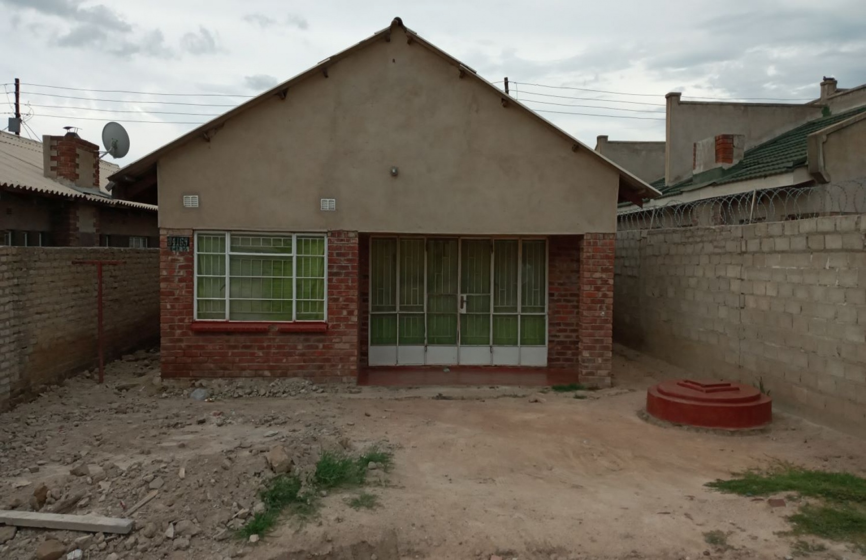 Chitungwiza, 5 Bedrooms Bedrooms, 7 Rooms Rooms,2 BathroomsBathrooms,Houses,For Sale,1025