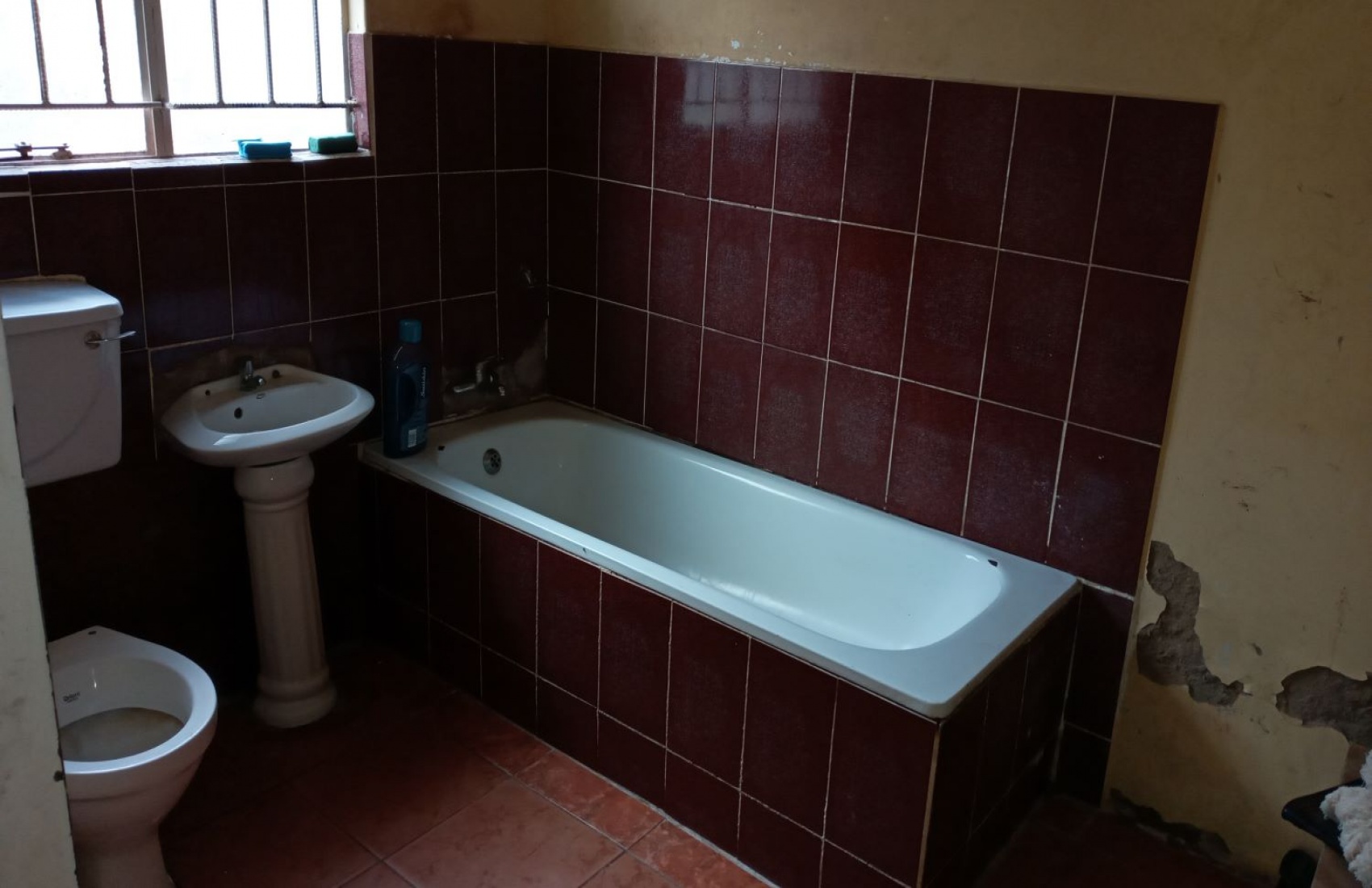 Chitungwiza, 5 Bedrooms Bedrooms, 7 Rooms Rooms,2 BathroomsBathrooms,Houses,For Sale,1025