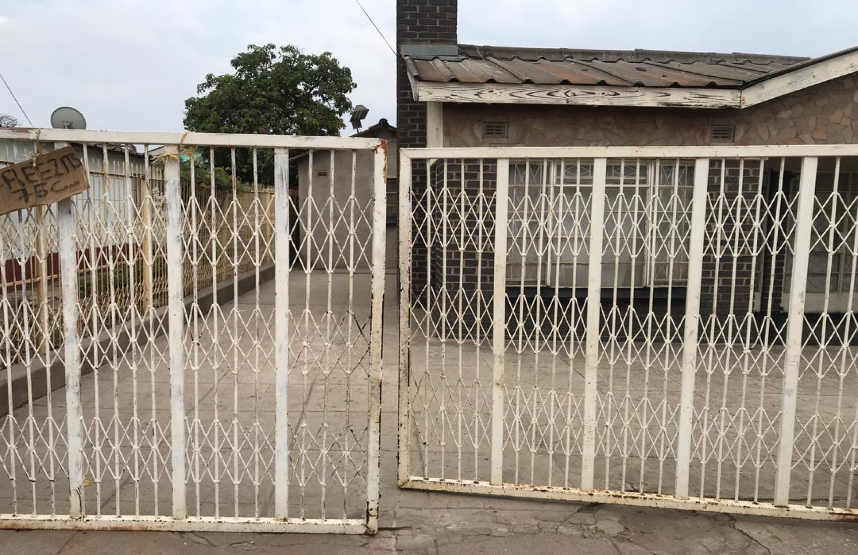 Harare, 4 Bedrooms Bedrooms, 6 Rooms Rooms,2 BathroomsBathrooms,Houses,For Sale,1031