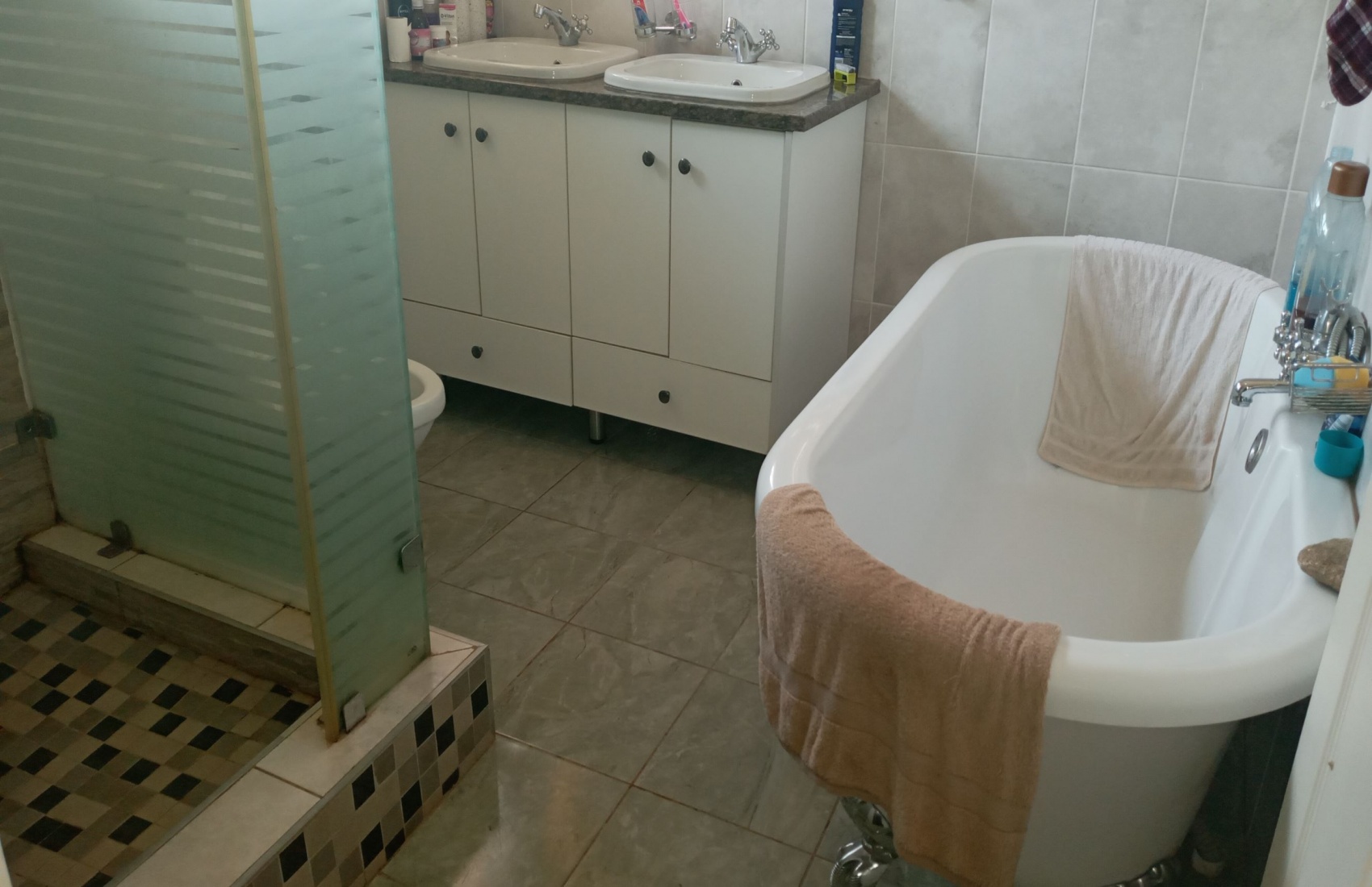 Crawley Road/ Mondeyness Drive, Harare, Harare East, Mandara, 3 Bedrooms Bedrooms, 7 Rooms Rooms,3 BathroomsBathrooms,Town House,For Sale,Crawley Road/ Mondeyness Drive,1032