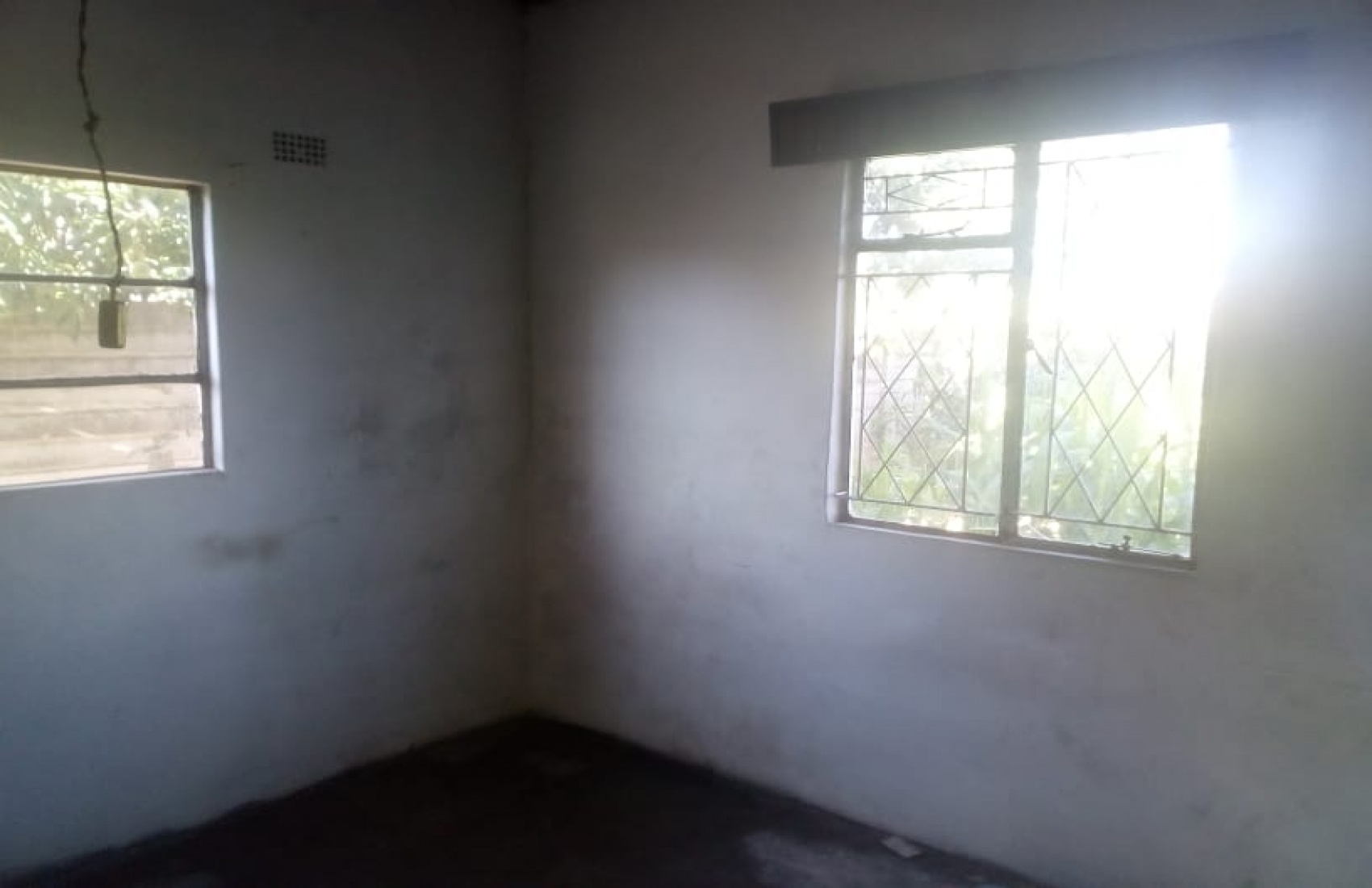 Tarisai Street, Chitungwiza, 4 Bedrooms Bedrooms, 9 Rooms Rooms,1 BathroomBathrooms,Houses,For Sale,Tarisai Street,1037