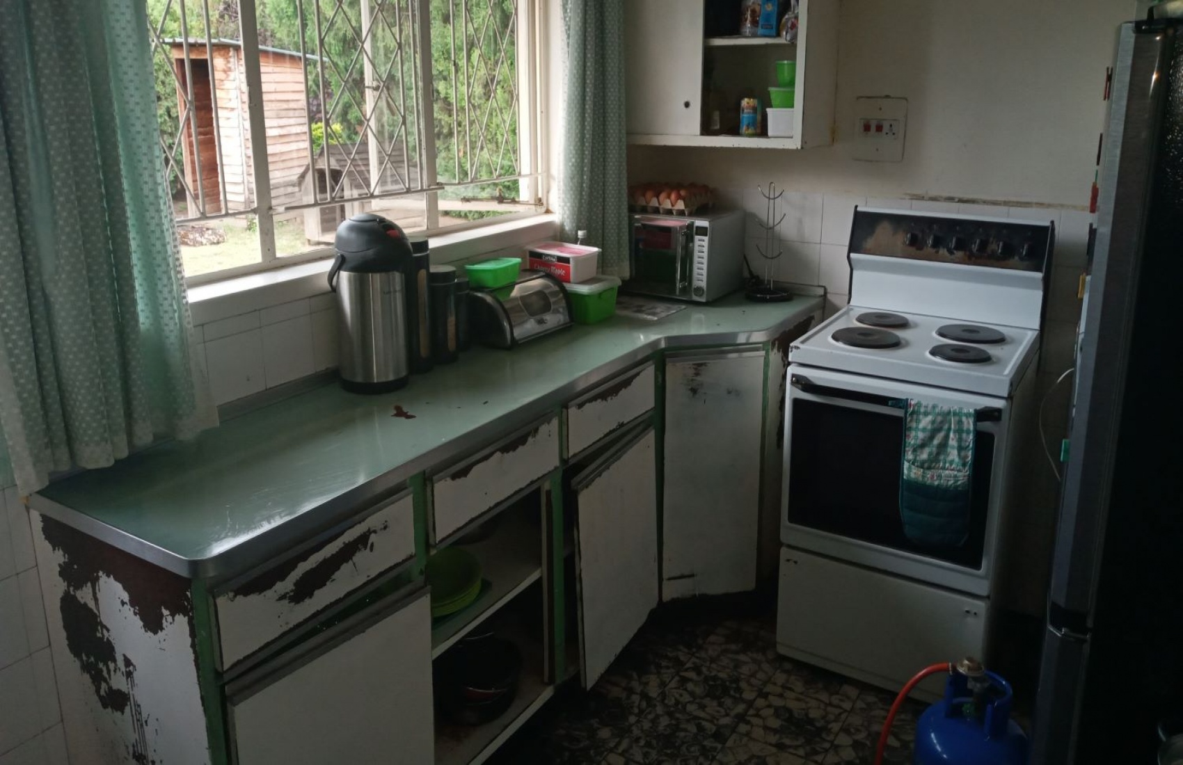 Taormina Avenue, Harare, 3 Bedrooms Bedrooms, 7 Rooms Rooms,1 BathroomBathrooms,Houses,For Sale,Taormina Avenue,1040