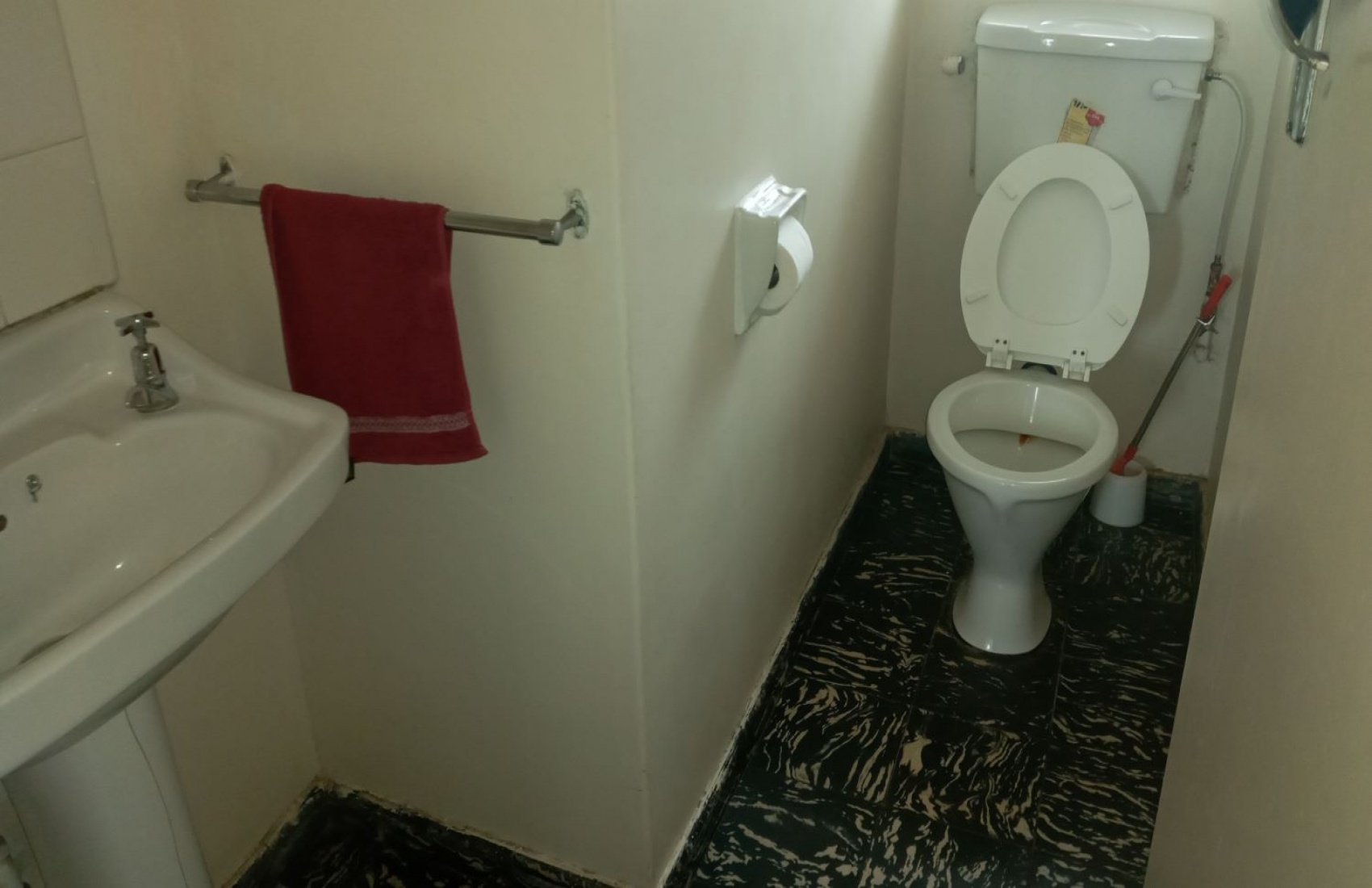 Taormina Avenue, Harare, 3 Bedrooms Bedrooms, 7 Rooms Rooms,1 BathroomBathrooms,Houses,For Sale,Taormina Avenue,1040