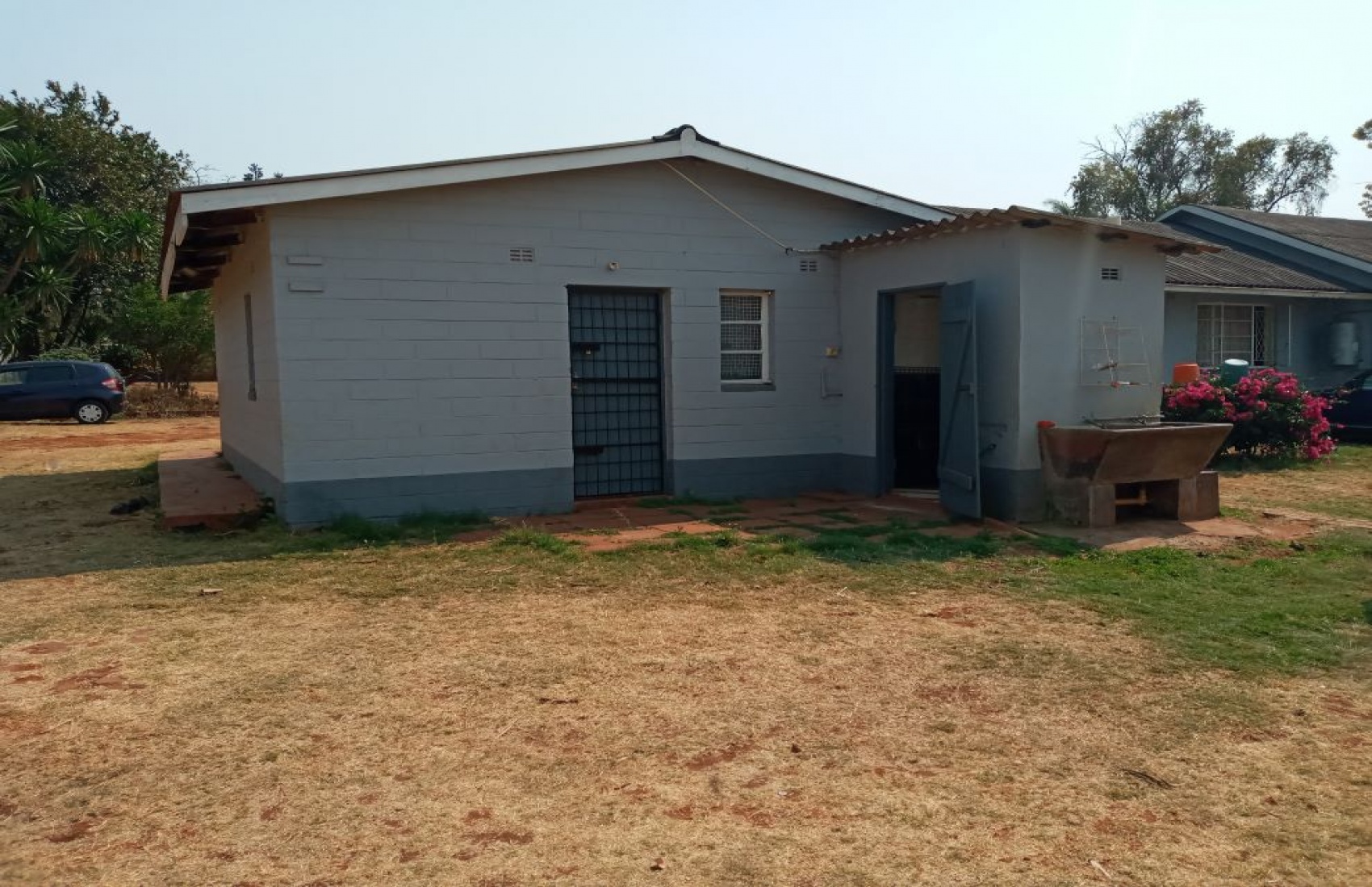 Kennedy Drive, Harare, 3 Bedrooms Bedrooms, 8 Rooms Rooms,1 BathroomBathrooms,Houses,For Sale,Kennedy Drive,1048