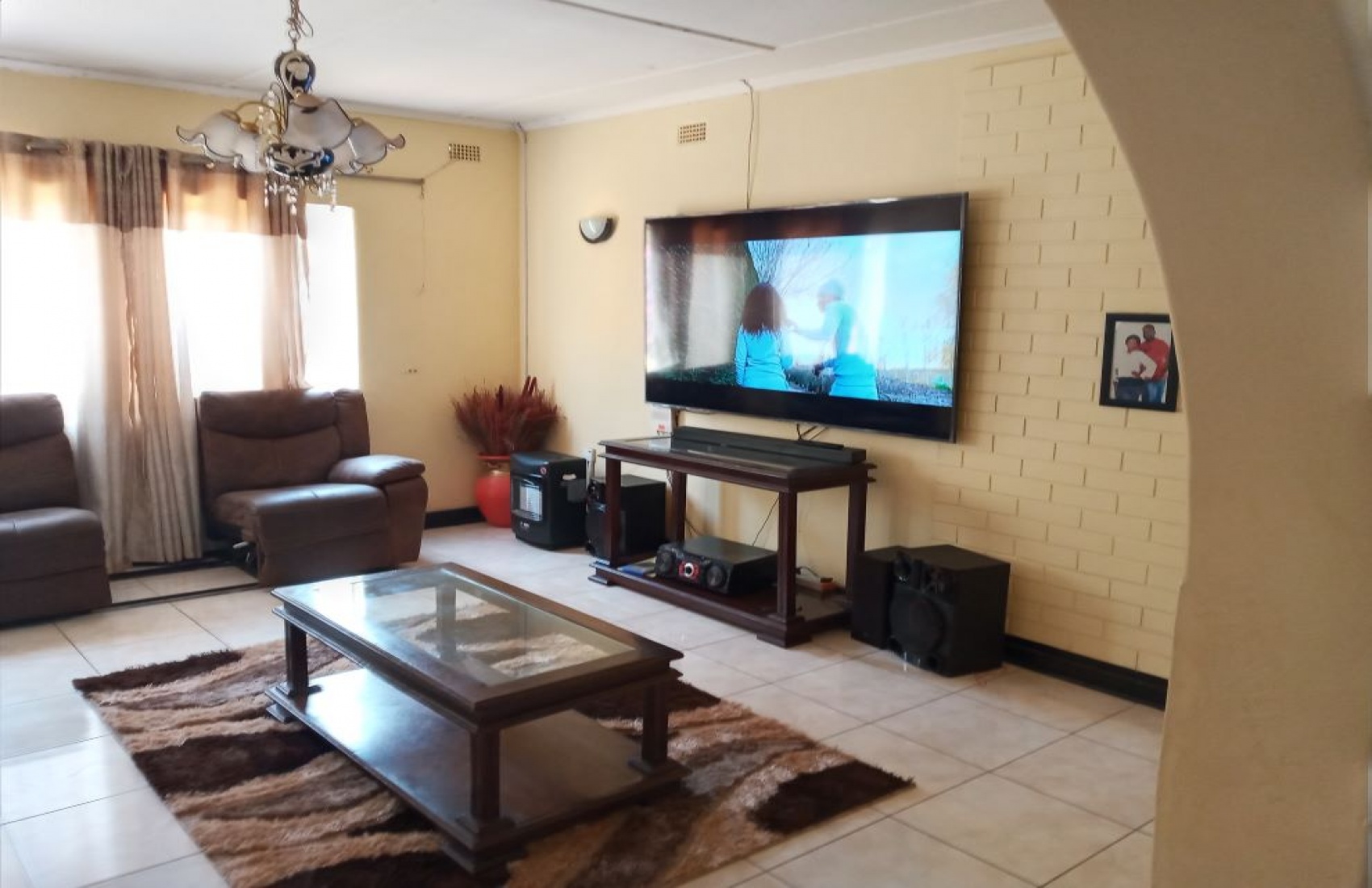 Kennedy Drive, Harare, 3 Bedrooms Bedrooms, 8 Rooms Rooms,1 BathroomBathrooms,Houses,For Sale,Kennedy Drive,1048