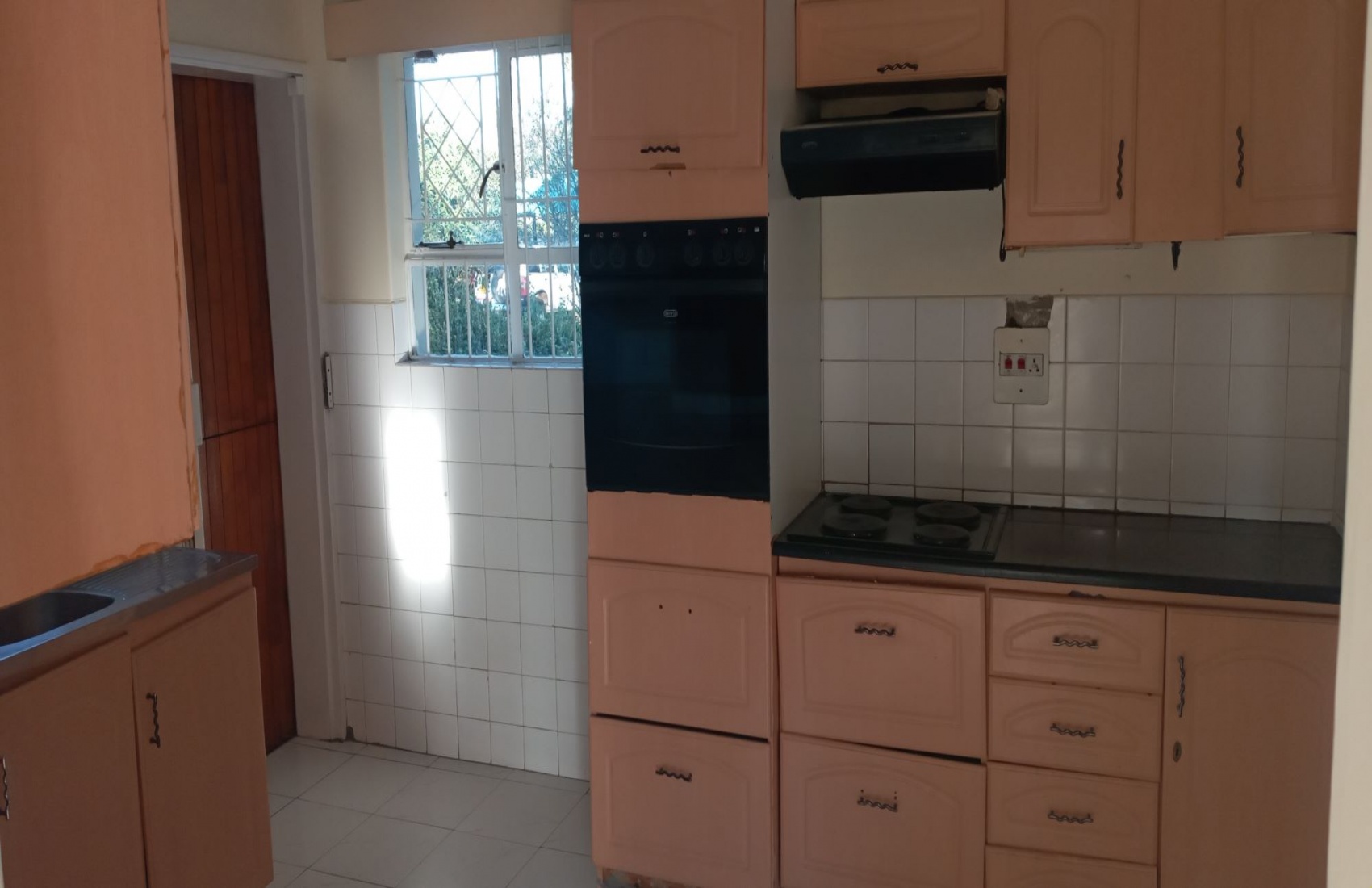Birchley Avenue, Harare, 3 Bedrooms Bedrooms, 7 Rooms Rooms,3 BathroomsBathrooms,Houses,For Rent,Birchley Avenue,1054