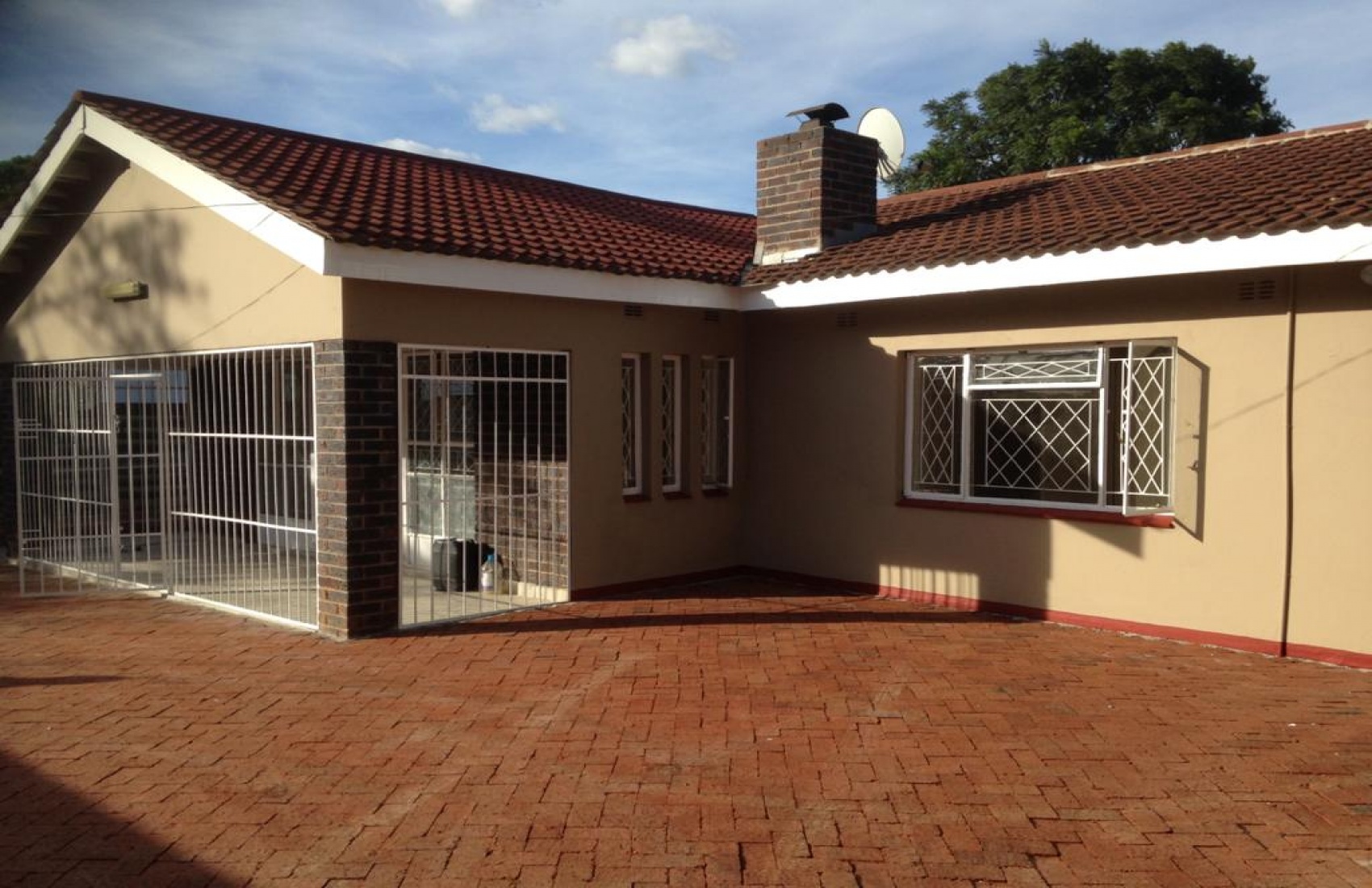 Thornicroft Street, Harare, 3 Bedrooms Bedrooms, 7 Rooms Rooms,2 BathroomsBathrooms,Houses,For Sale,Thornicroft Street,1006